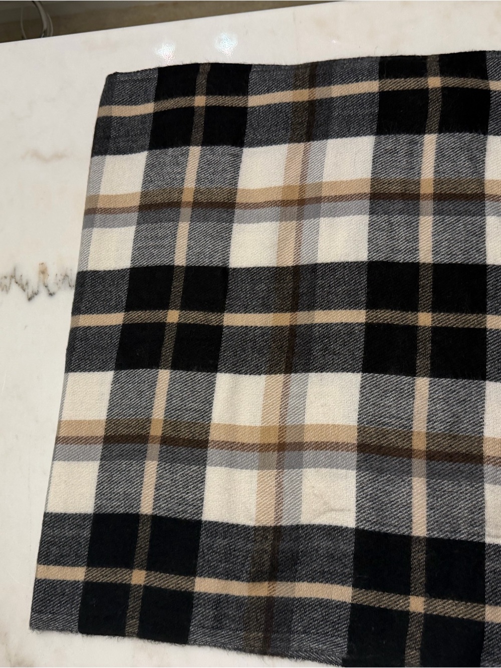 Old Navy Oversized Plaid Blanket Scarf Black Cream Tan 6’ x 2’ Fringe